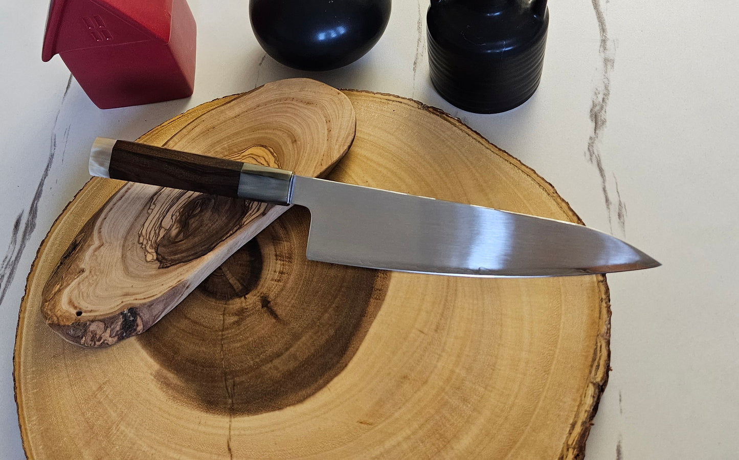 Premium Japanese ZDP189 Steel Chef Knife - 65-67 HRC Hardness, 15° Edge, Desert Ironwood & White Bull Horn Handle