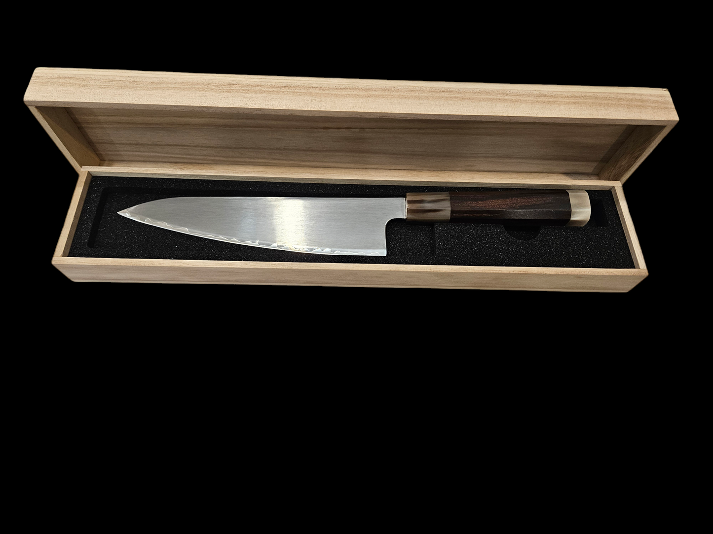 Premium Japanese ZDP189 Steel Chef Knife - 65-67 HRC Hardness, 15° Edge, Desert Ironwood & White Bull Horn Handle